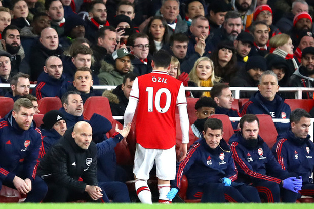Mesut zil: O mgico do encanto que aos poucos se quebrou 