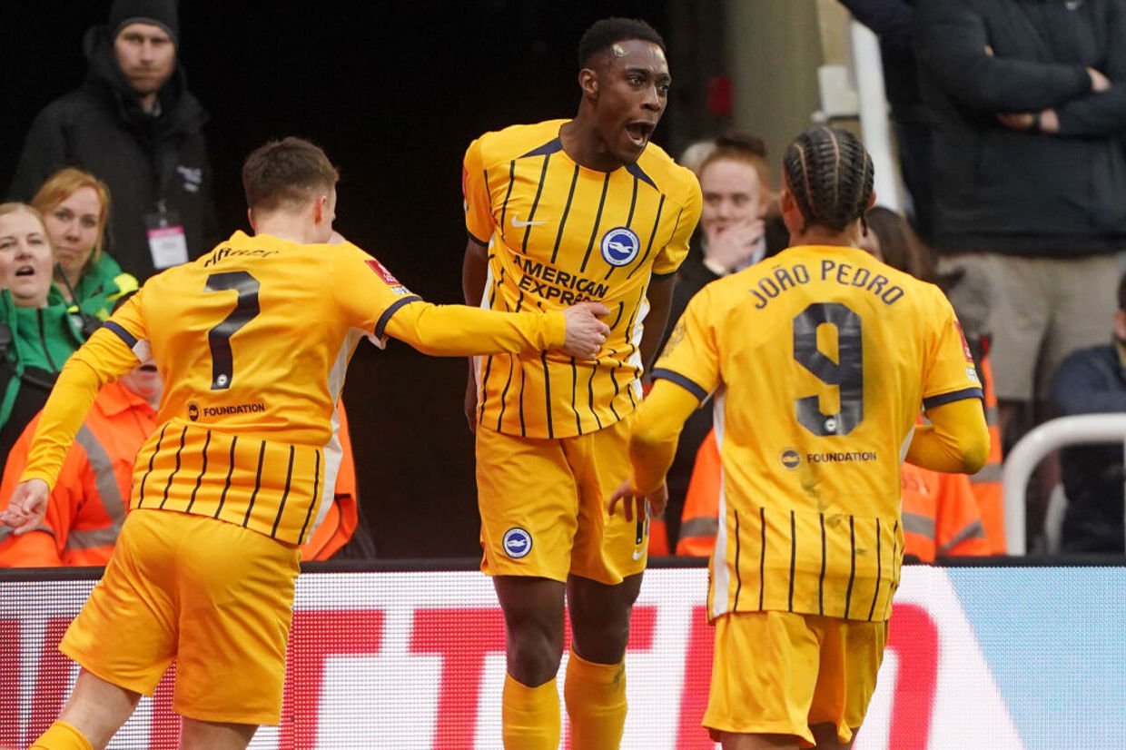 Welbeck's extra-time goal sends Brighton into FA Cup quarters