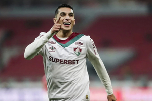 Con menos espacio, Kevin Serna podra dejar Fluminense