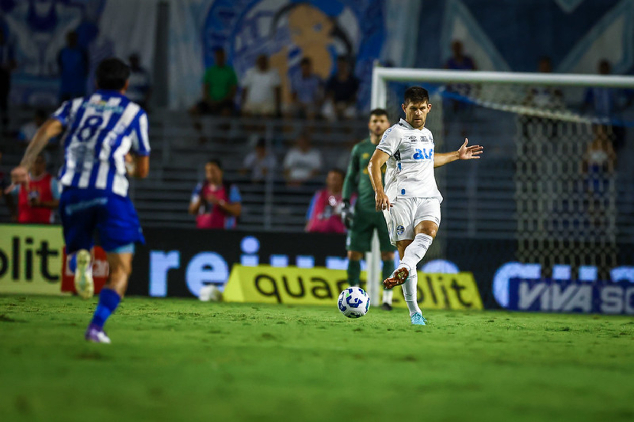 Grmio leva virada no fim e perde para o CSA Copa do Brasil