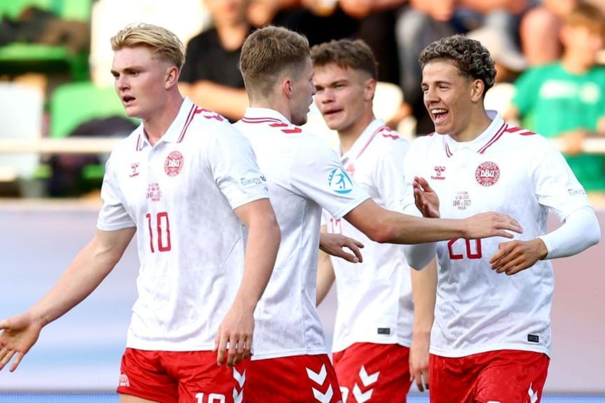 Dinamarca entra a vencer no Europeu Sub-21 com Harder a titular