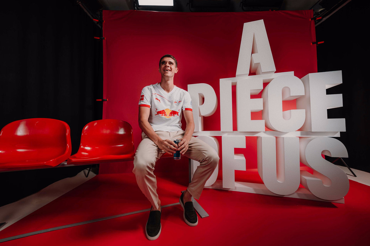 RB Leipzig renova emprstimo com promessa do Aston Villa