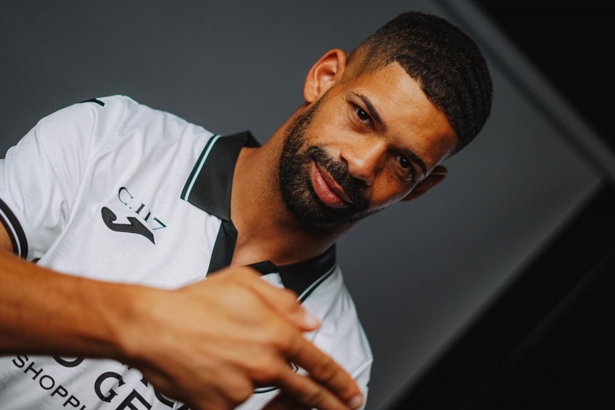Sem espao no Amrica Mineiro, Pedro Barcelos volta ao futebol portugus