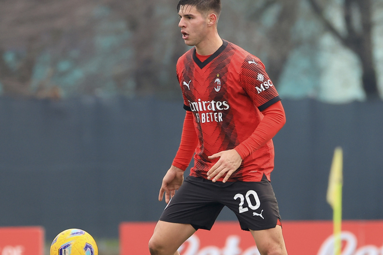 Milan cede zagueiro argentino para lanterna do italiano