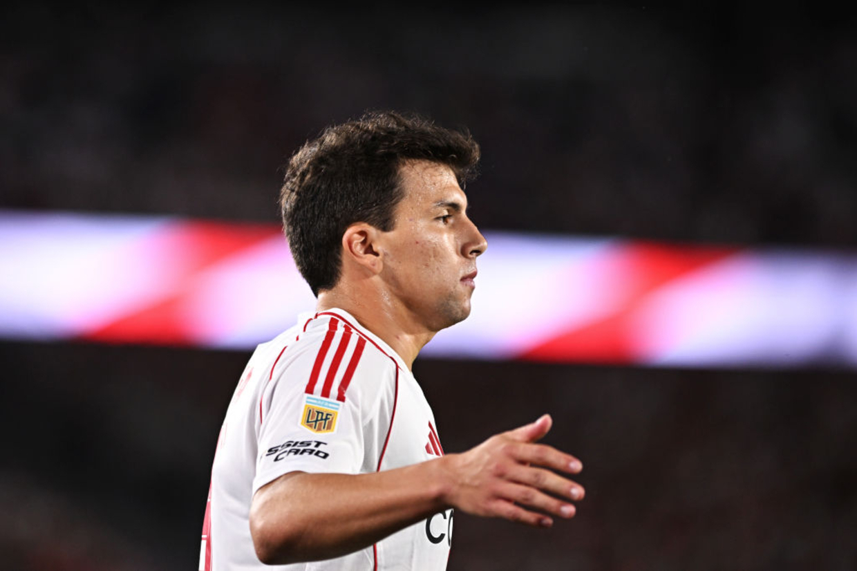Estrela na base e pupilo de Tiago Nunes: conheça Gonzalo Tapia, possível reforço do São Paulo