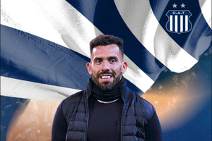 Tevez neemt de leiding over bij Talleres uit Argentini na een korte periode van Cocca