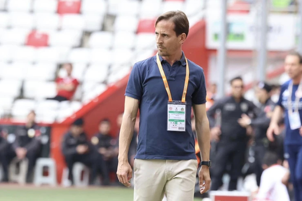 Alanyaspor de Joo Pereira assegura manuteno; Jos Morais despromovido