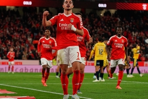 Ex-Benfica Amdouni lesiona-se e pode no jogar em 2025/26