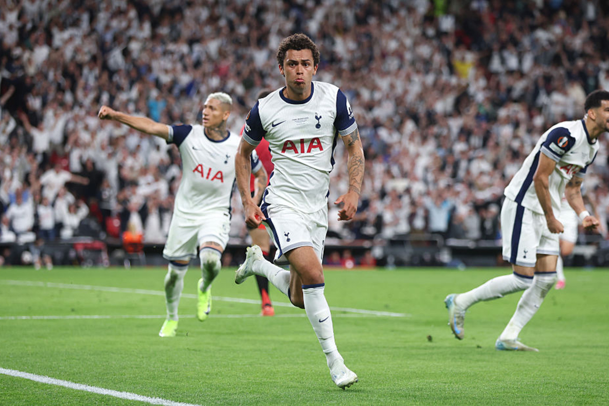 Tottenham encerra jejum de ttulos e deixa United sem salvao na temporada