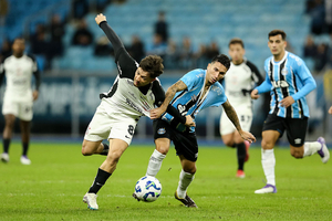Grmio e Corinthians empatam antes da paralisao do Brasileiro