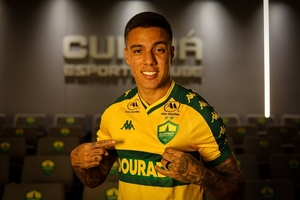 Ex-Botafogo, Carlos Alberto refora o Cuiab na Srie B