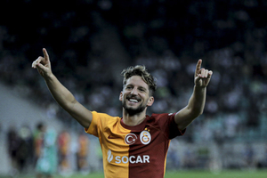 Dries Mertens confirma aposentadoria aos 38 anos
