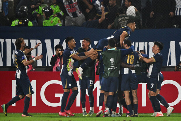 Alianza Lima triunfa sobre Grmio en su debut en la Copa Sudamericana 2025