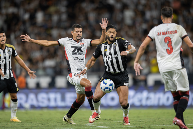 Atltico Mineiro y Vitria empatan 2-2 en un emocionante encuentro