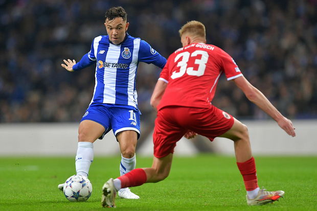 FC Porto se impuso al Royal Antwerp