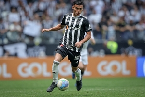 Fausto Vera pede para no enfrentar o Inter e pode deixar o Atltico