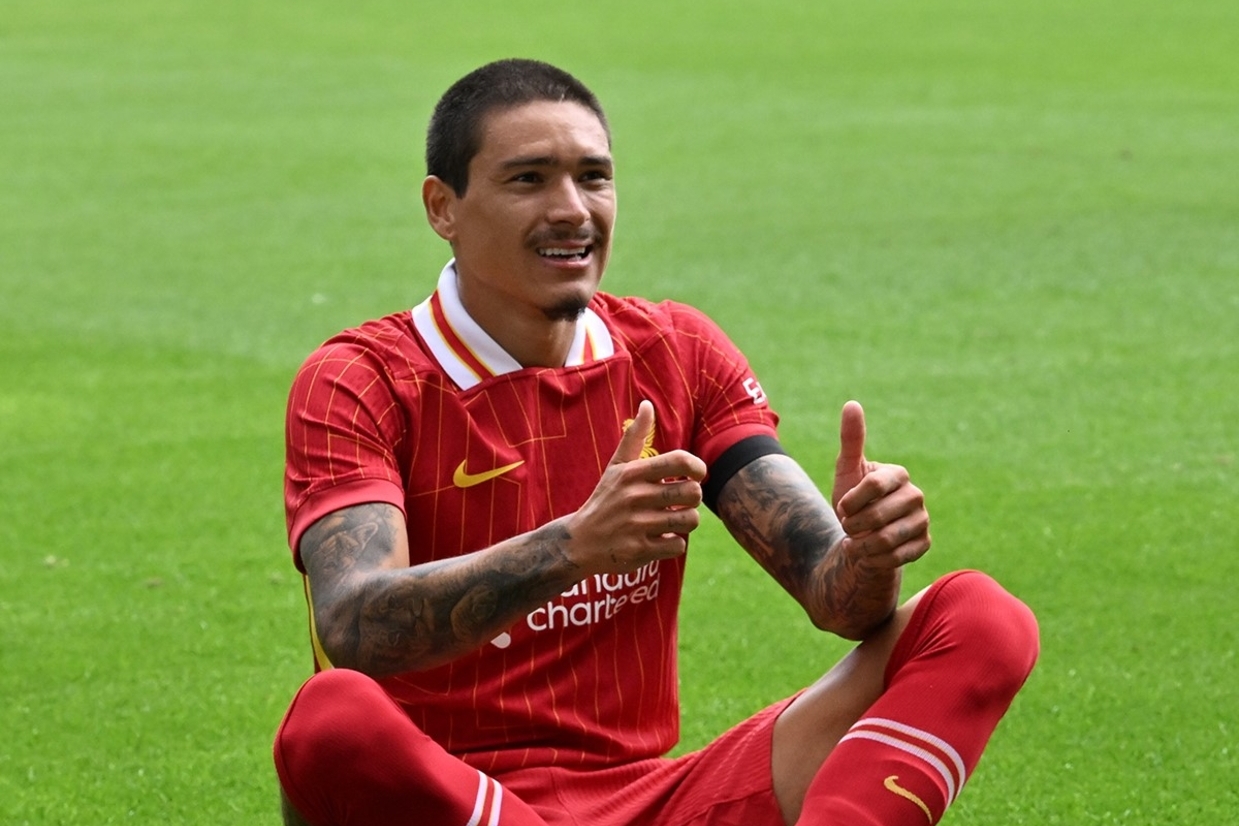 Em amistoso marcado por homenagens, Liverpool vence a primeira sem Jota