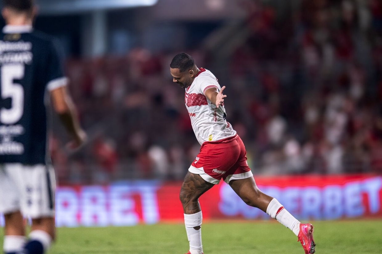 CRB vence o Remo, mantm invencibilidade em casa e encosta no G4 da Srie B