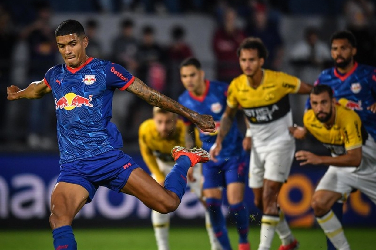 Aps derrota na ida, Bragantino atropela o Cricima para avanar na Copa do Brasil