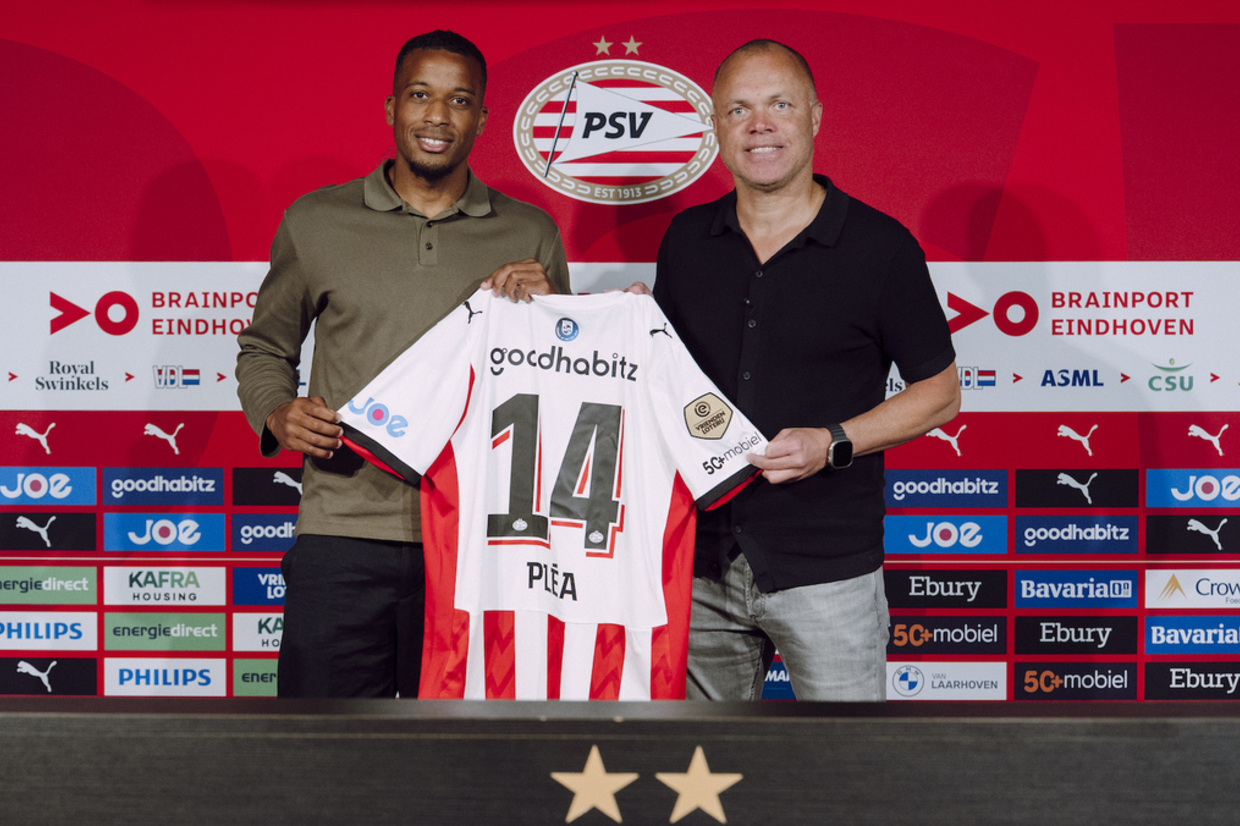PSV versterkt aanval met ervaren Franse spits