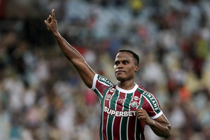 Protagonista do Flu no Mundial, Arias entra na mira do Wolverhampton