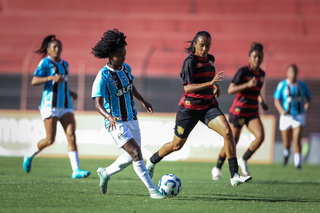 Grmio e Sport empatam e seguem em baixa no Brasileiro Feminino