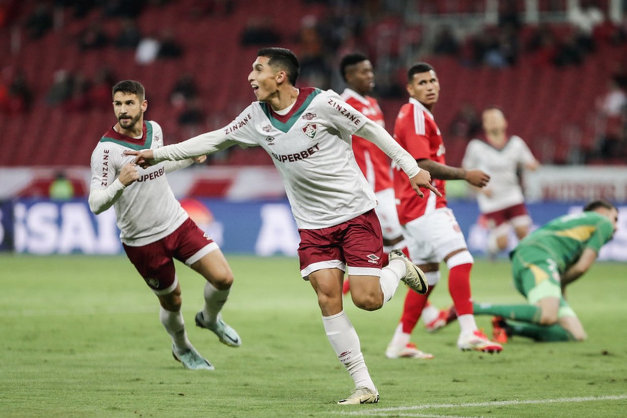 Flu bate o Inter no Beira-Rio e cola no G4 