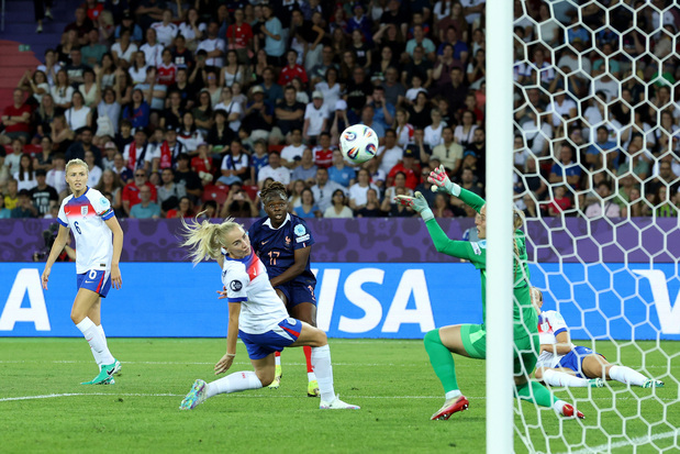 Francia supera a Inglaterra en su debut en la Euro Femenina 2025