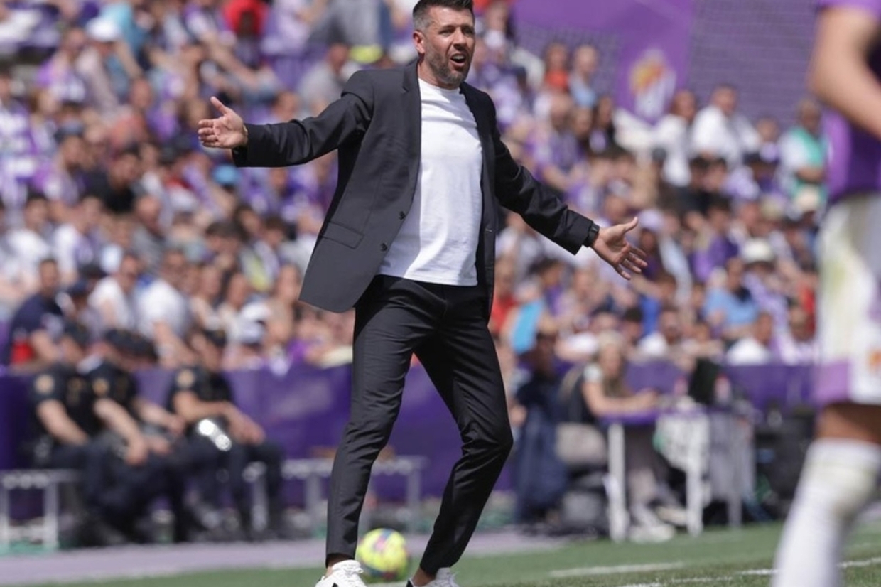 Ex-Cruzeiro, Paulo Pezzolano  anunciado no futebol ingls