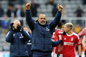 Nuno Esprito Santo signs new Forest contract