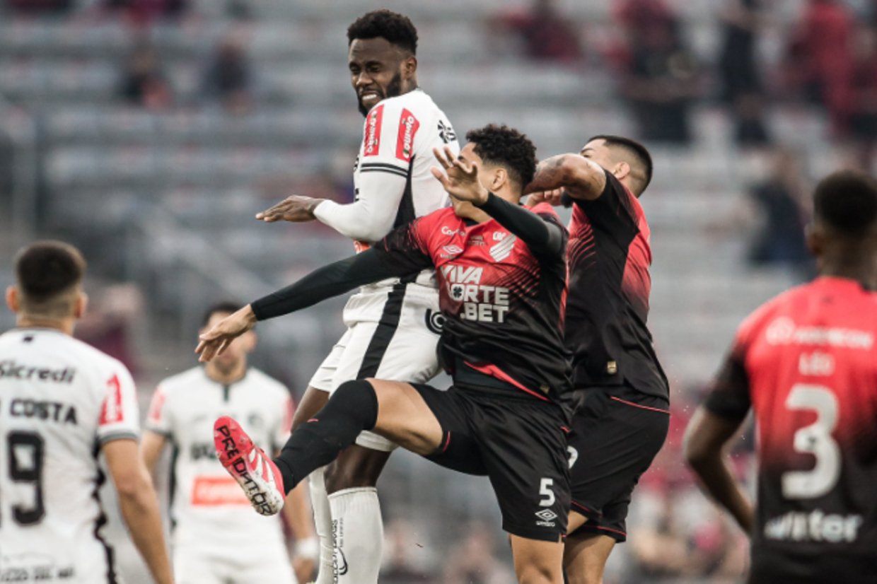 Athletico bate Athletic na estreia de Odair Hellmann