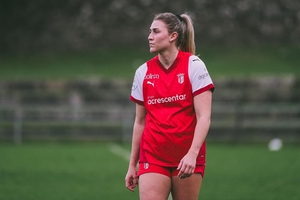 Ellie Walker junta-se a Carolina Vilo na Nova Zelndia