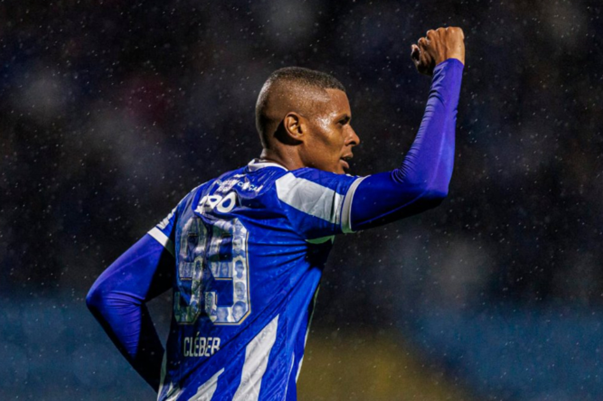 Ava se impe em casa e vence o clssico catarinense contra a Chapecoense